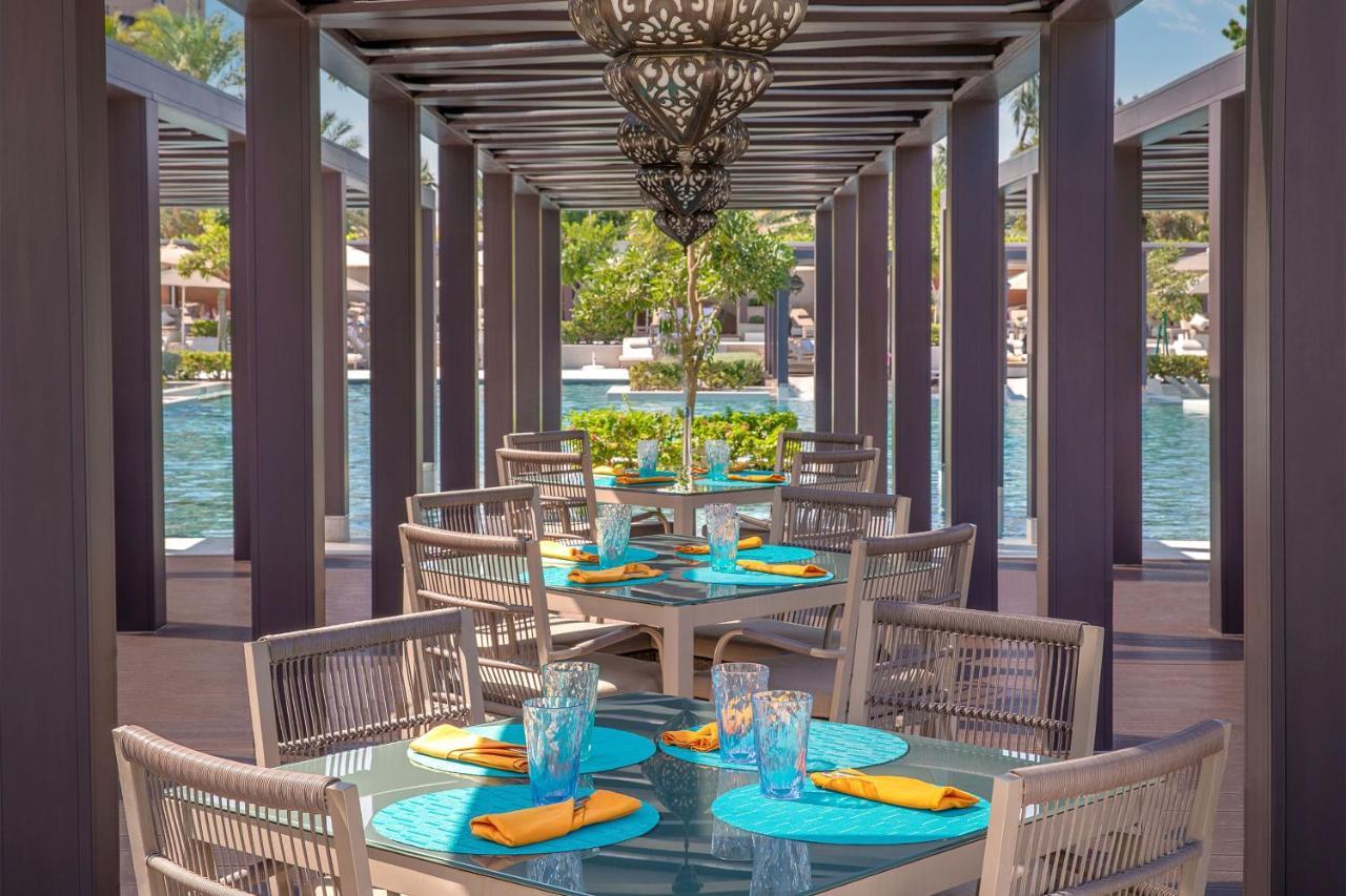 W Muscat Hotel Ngoại thất bức ảnh The Beach Club