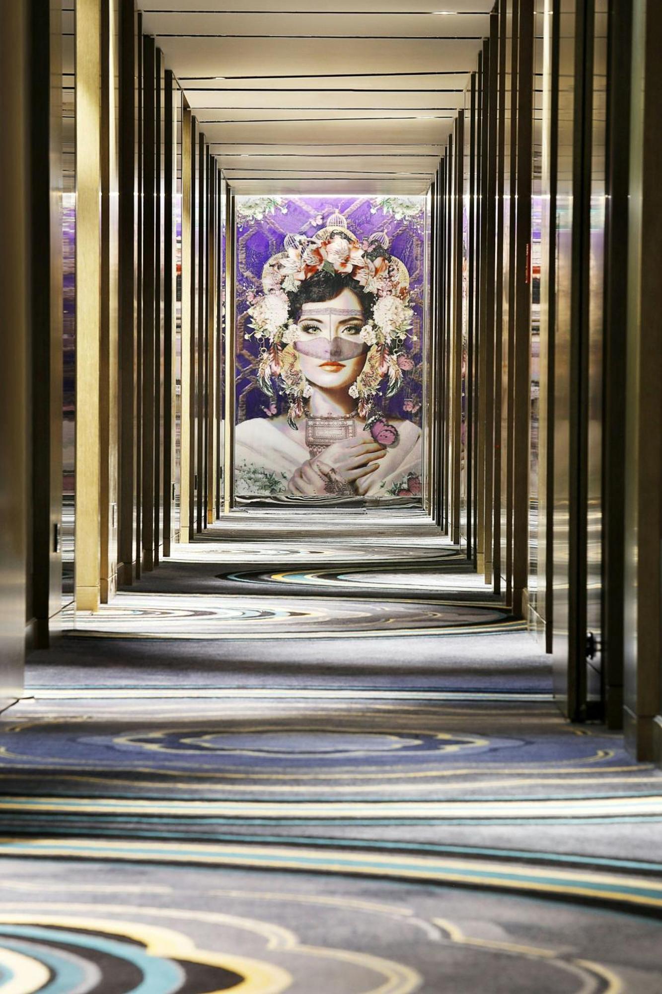 W Muscat Hotel Ngoại thất bức ảnh The elevators